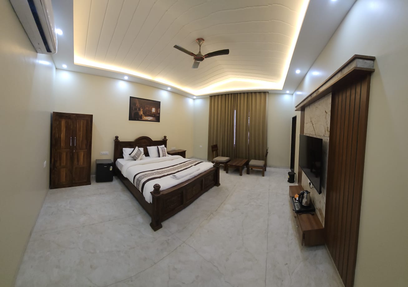 executive Cottage with Bathtub